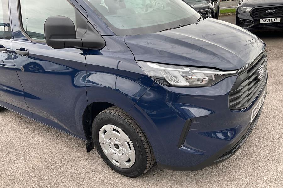 Ford Transit Custom Photo autoimg-55e2e147e4b0fb3cf989680bda12a0a3b5169cba.jpg