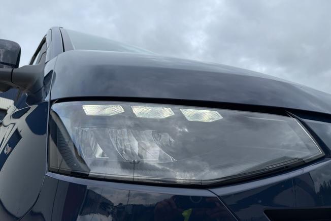 VOLKSWAGEN Transporter Photo 19