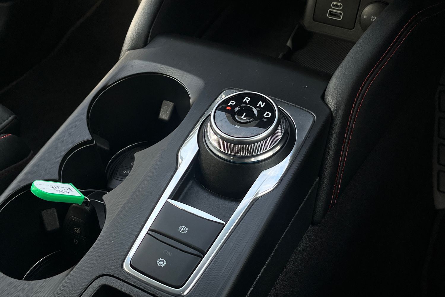 Ford KUGA Photo 39