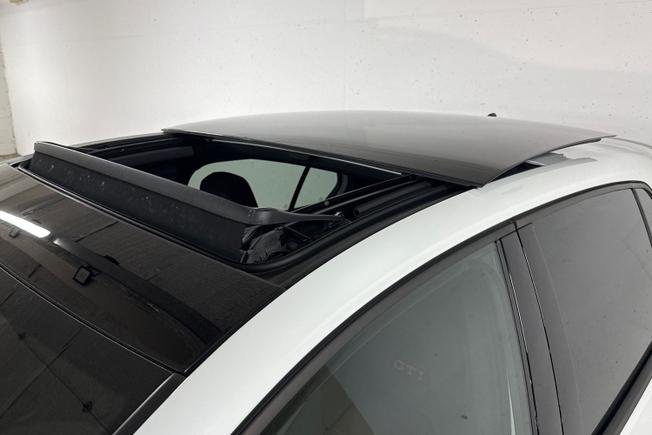 Volkswagen Golf Photo 30