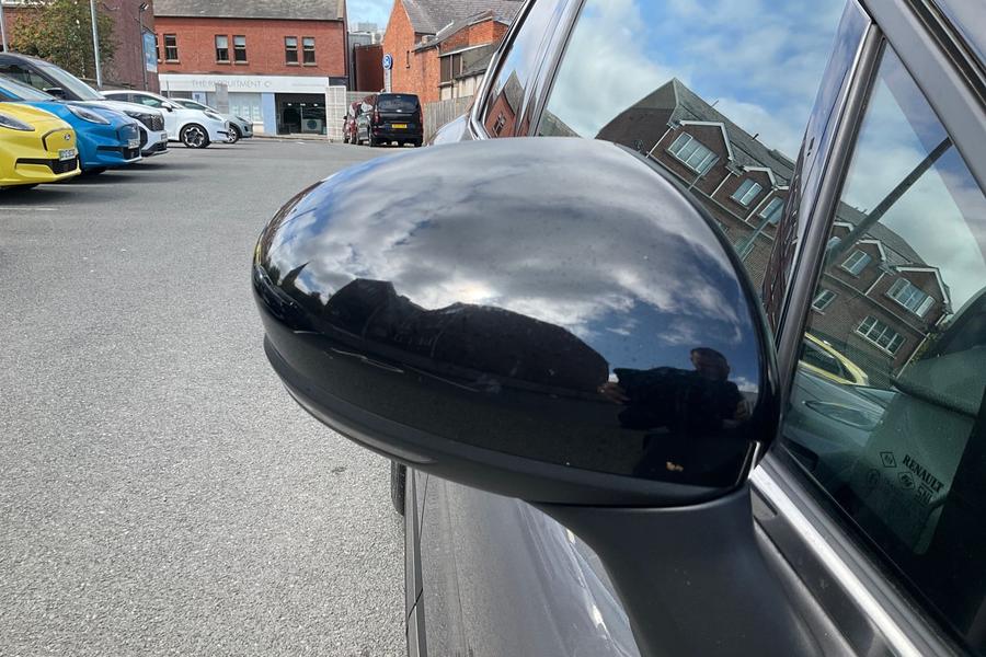 Renault CAPTUR Photo autoimg-55f1a693c3c99eaf90d9ea9b27bc95a0c94719d0.jpg