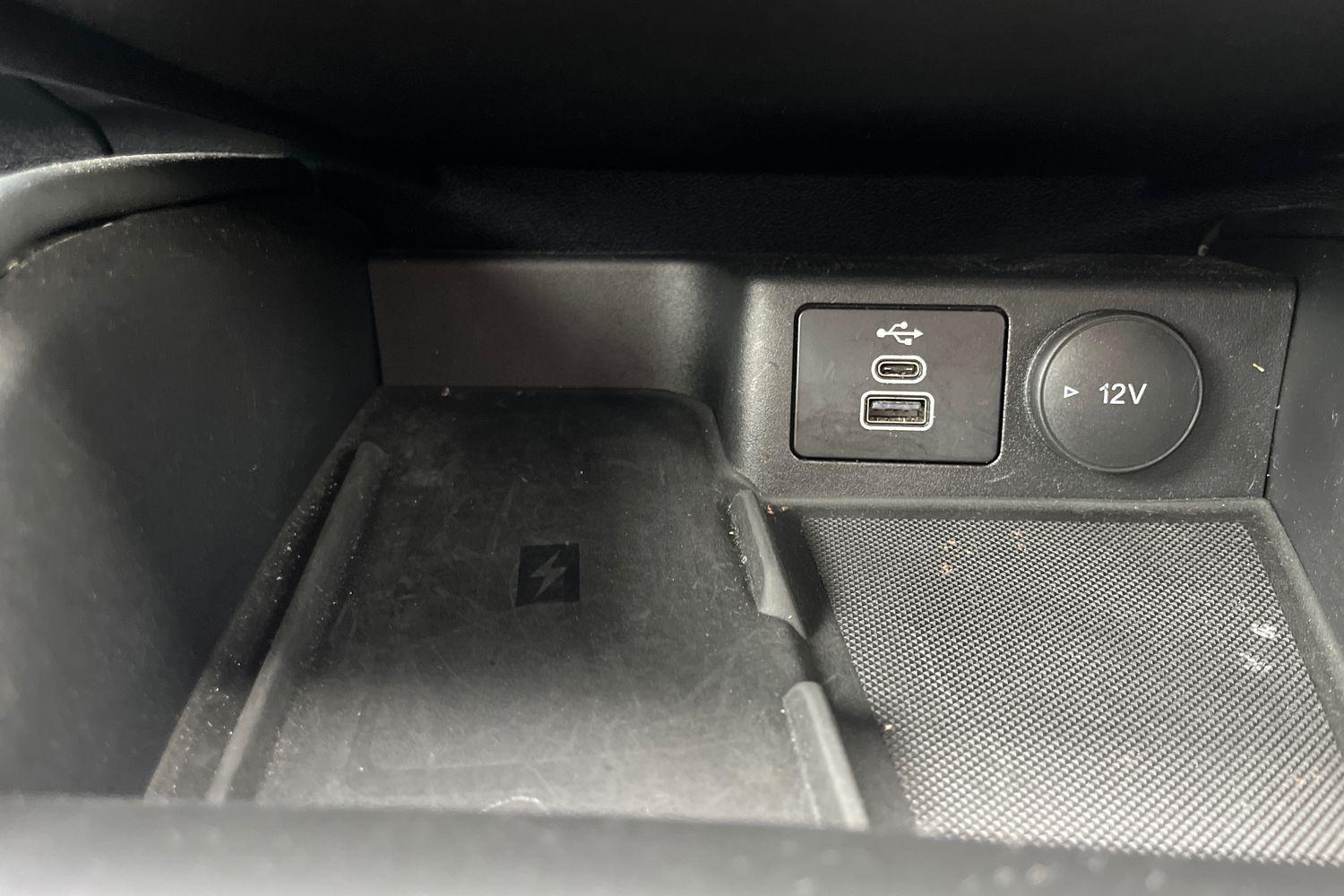 Ford KUGA Photo 36