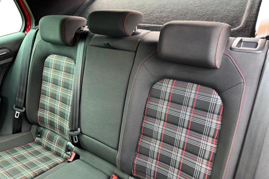 Volkswagen Golf Photo autoimg-55f483bce3ed49fe37f2b12868573506728c2cfd.jpg