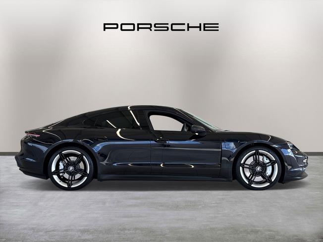 PORSCHE Taycan Photo 8