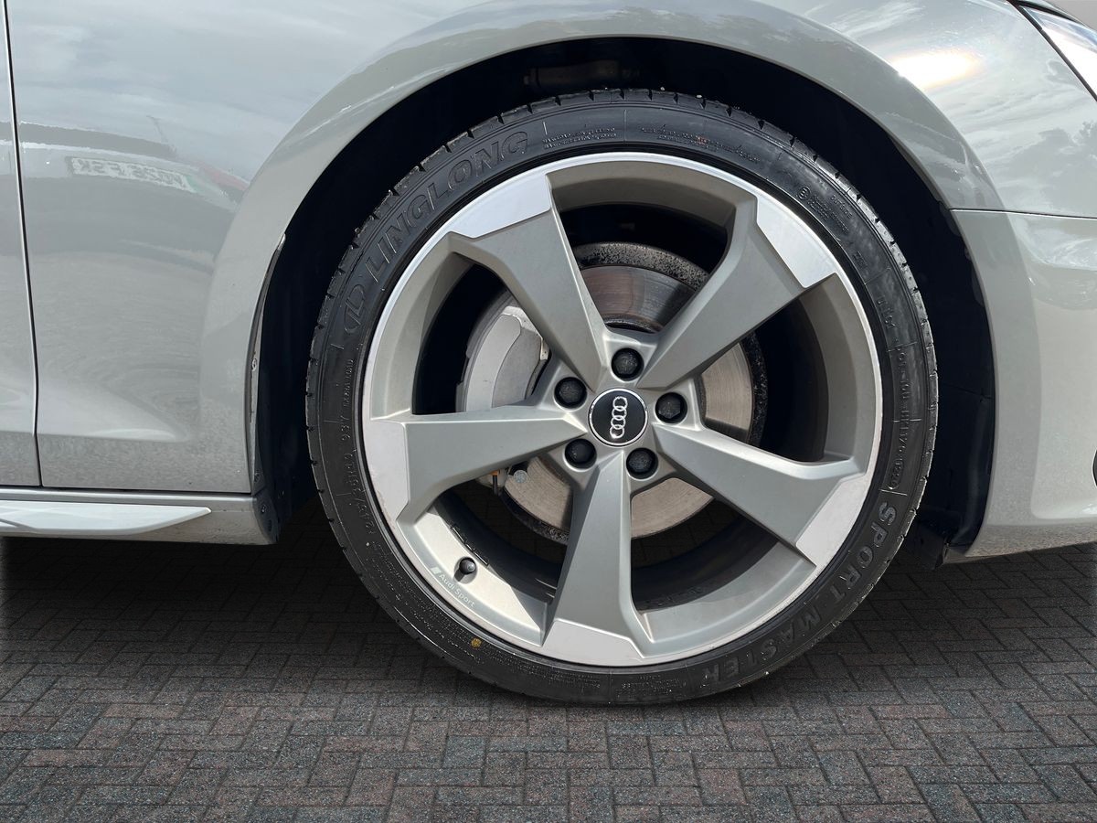 Audi A4 Photo 8