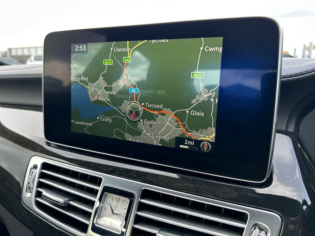Mercedes-Benz CLS Photo 9