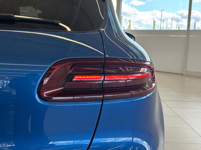 PORSCHE Macan Photo 23