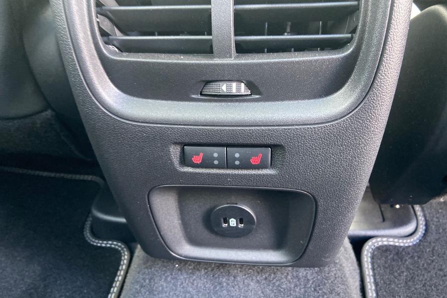 Ford KUGA Photo autoimg-55fc96bf5938a4766f5751949a52790f024a3c41.jpg