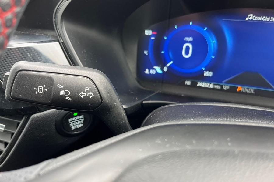 Ford KUGA Photo autoimg-55ffe7c442e5266f4f2afd2a3b0babc3f8c93eb2.jpg