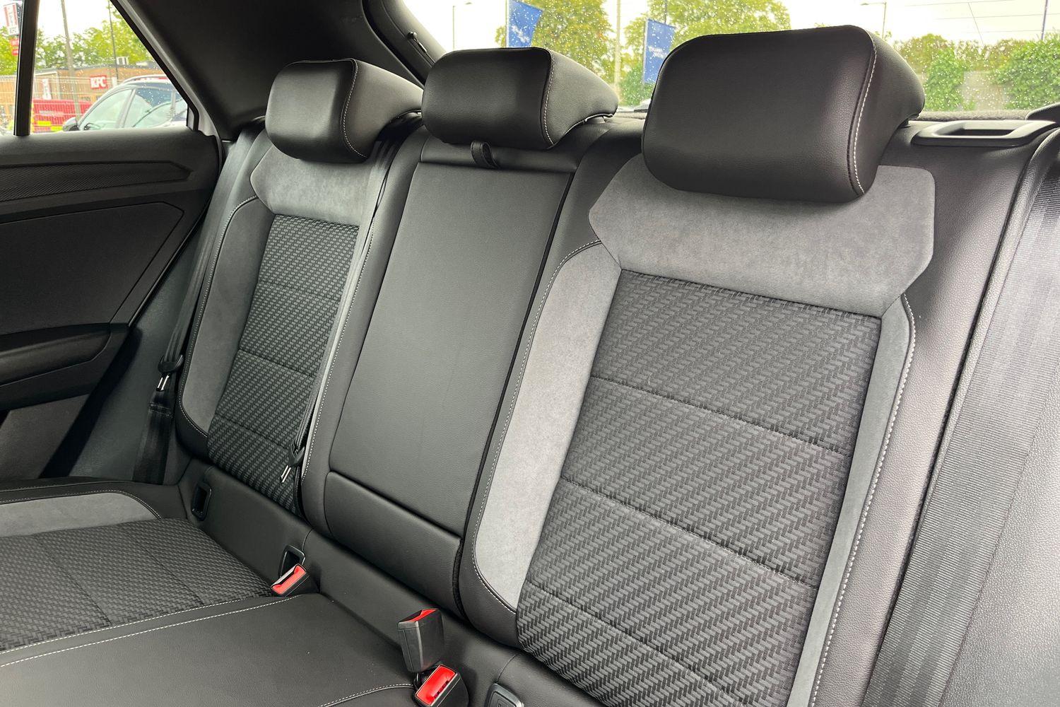 Volkswagen T-Roc Photo 19