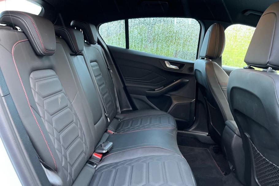 Used Ford FOCUS YH25XHR 37