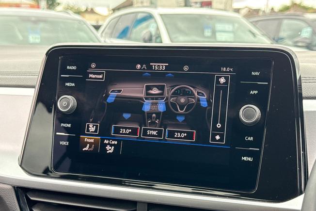 Volkswagen T-Roc Photo 36
