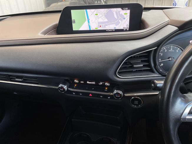 MAZDA Cx-30 Photo 14