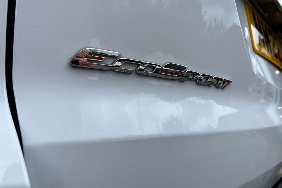 Ford ECOSPORT Photo autoimg-5607eeb22d515813c7ef01a645c5e58c2f721b52.jpg