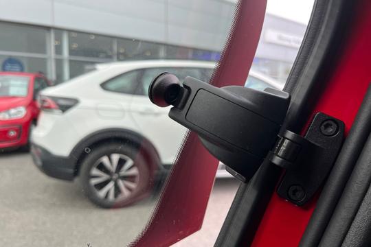 Volkswagen up! Photo autoimg-56092356f4accd53a32c4df5ca7067888329cf88.jpg
