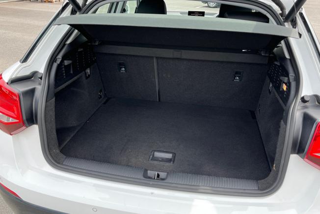 Audi Q2 Photo 12