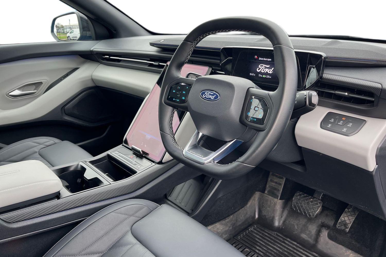 Ford EXPLORER Photo 8