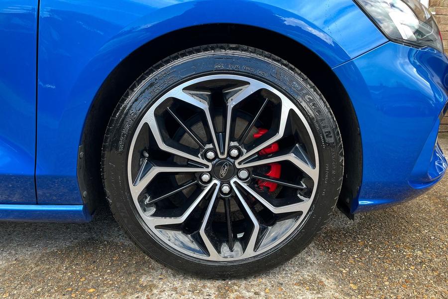 Ford FOCUS Photo autoimg-56126d6033eed9df2b59c81f1ac85fc533c07898.jpg