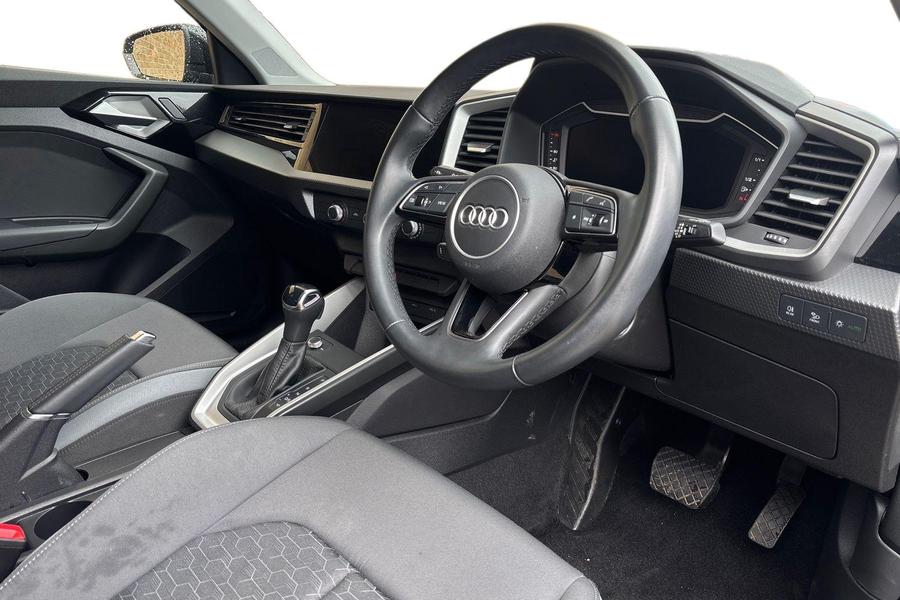 Audi A1 Photo autoimg-56138d94de19f5b9e338c71747084a90a8f57def.jpg