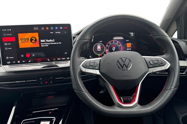 VOLKSWAGEN Golf Photo 11