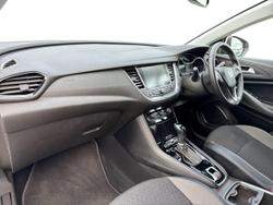 VAUXHALL Grandland X Photo 2
