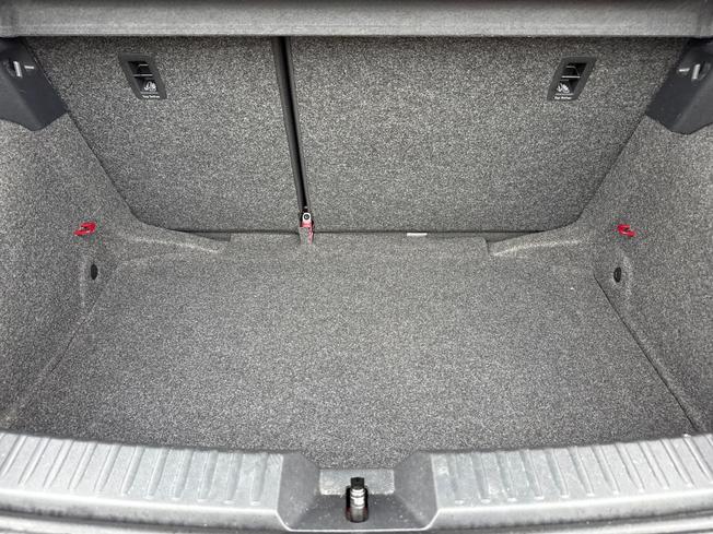 SEAT Ibiza Photo 12