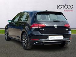 VOLKSWAGEN Golf Photo 3