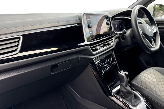 VOLKSWAGEN T-Roc Photo 2
