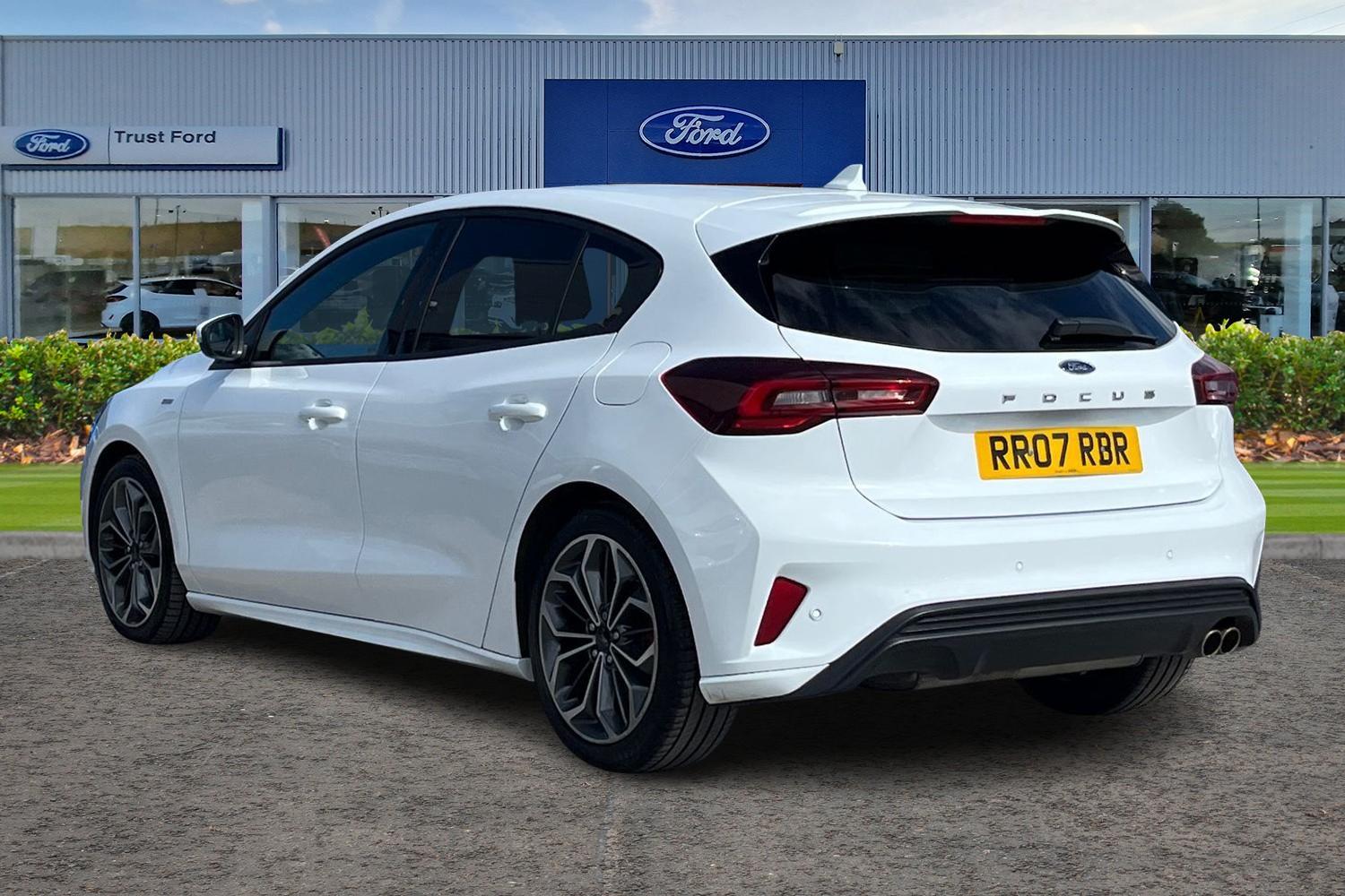 Ford FOCUS Photo 1