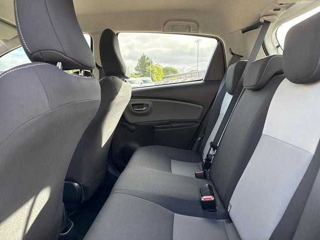 Toyota YARIS Photo 23