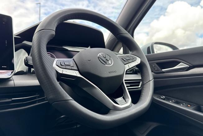 VOLKSWAGEN Golf Photo 26