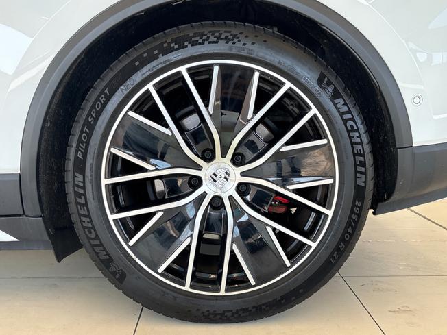 PORSCHE Macan Photo 26