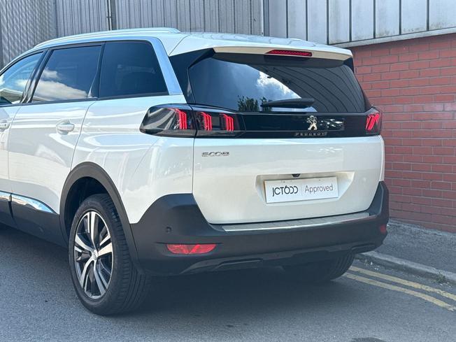 PEUGEOT 5008 Photo 34
