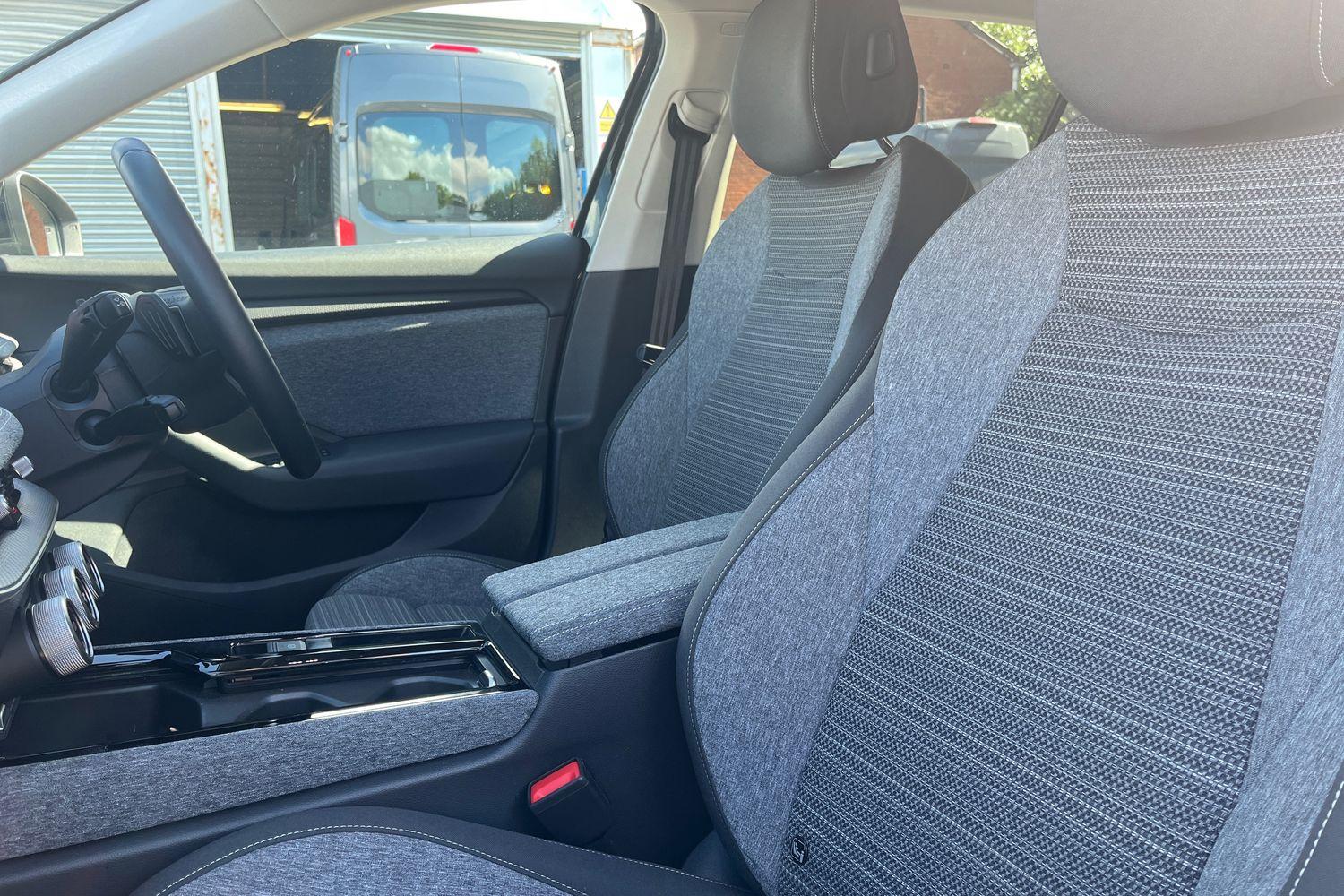 Skoda SUPERB Photo 18