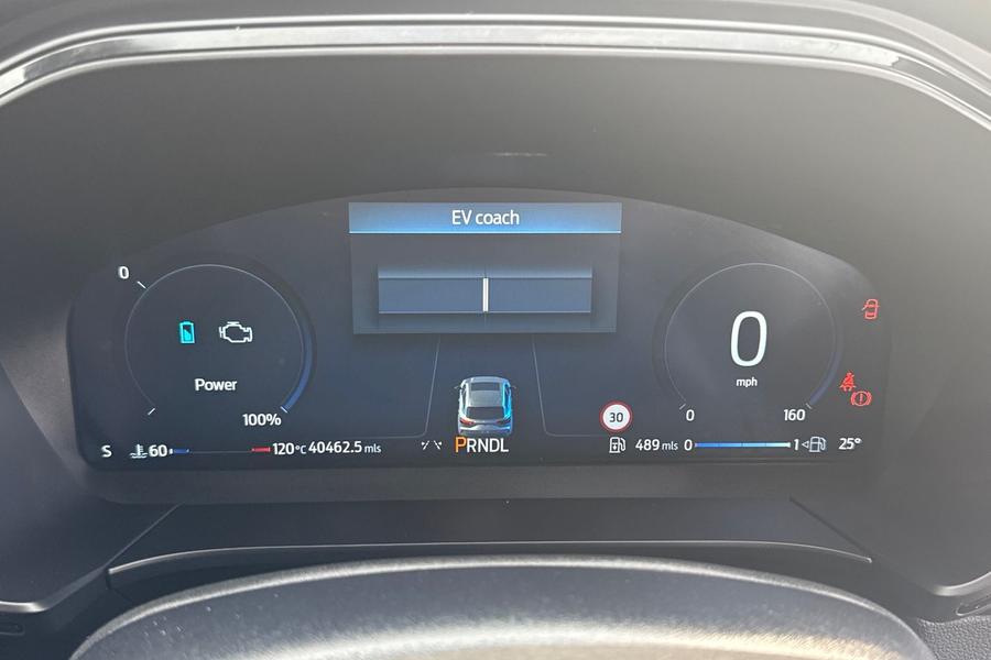 Ford KUGA Photo autoimg-56377c626b67cb8f0aafc6a45e8d4a3d8575e90a.jpg