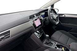 VOLKSWAGEN Touran Photo 2