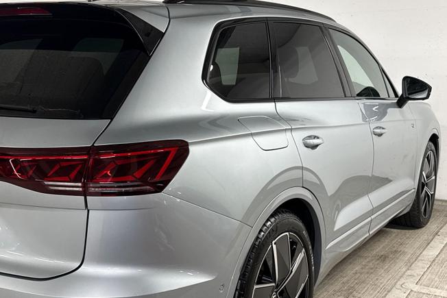VOLKSWAGEN Touareg Photo 28