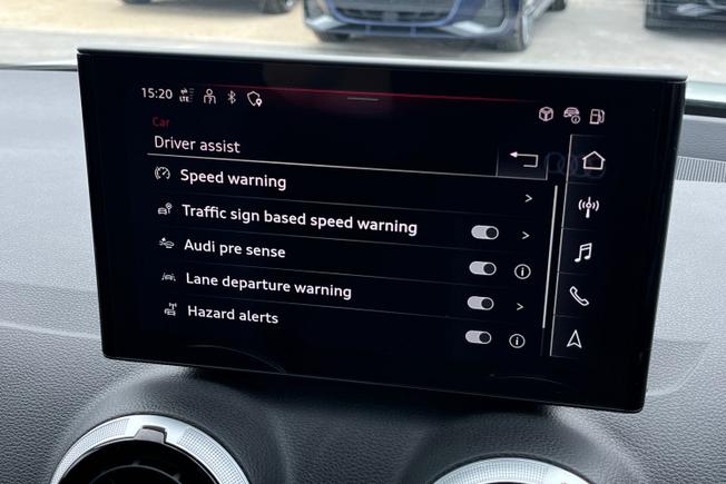 AUDI  SQ2 Photo 35