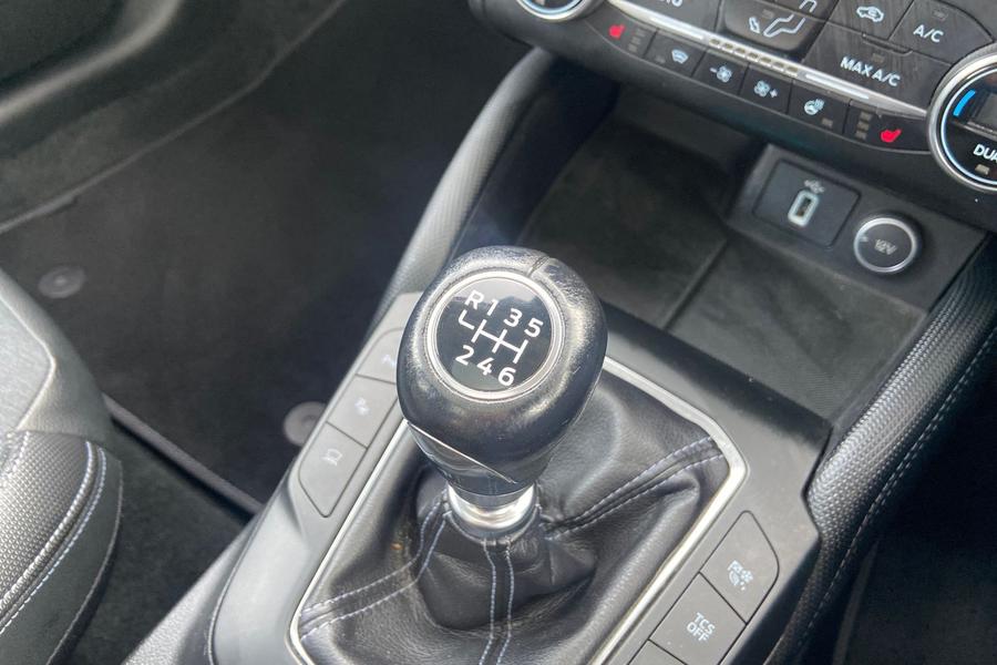 Ford FOCUS Photo autoimg-564763d36bdbb8a3fc874baf6b90f1523083f38b.jpg