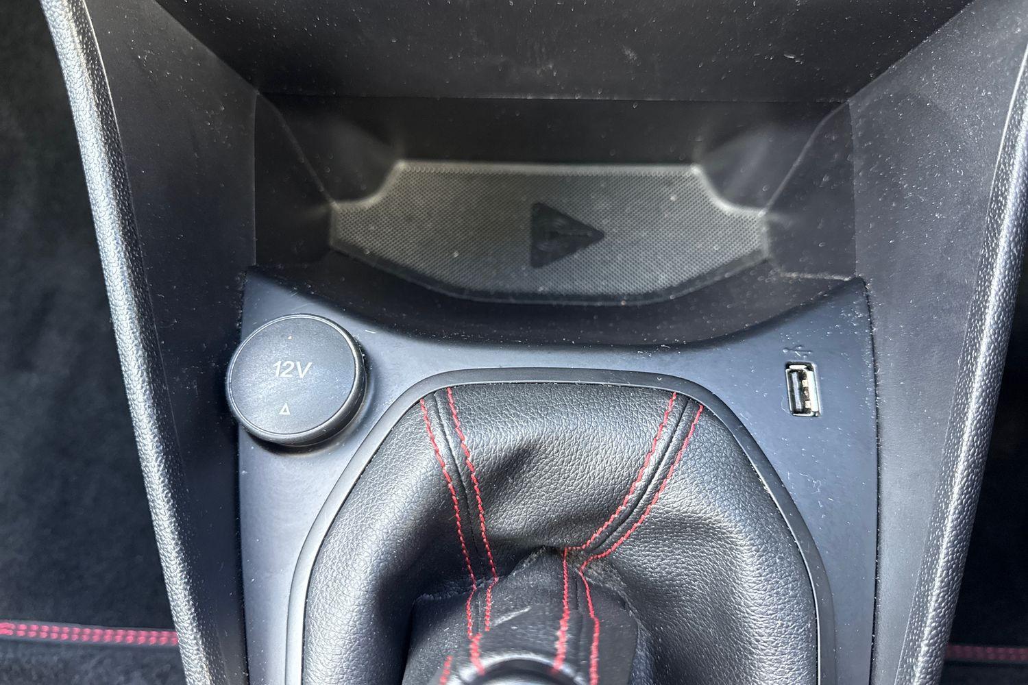 Ford FIESTA Photo 31