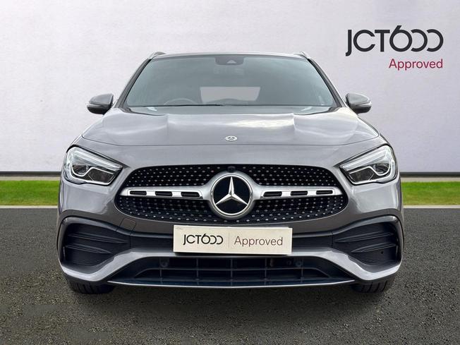 Mercedes-Benz GLA Photo 8