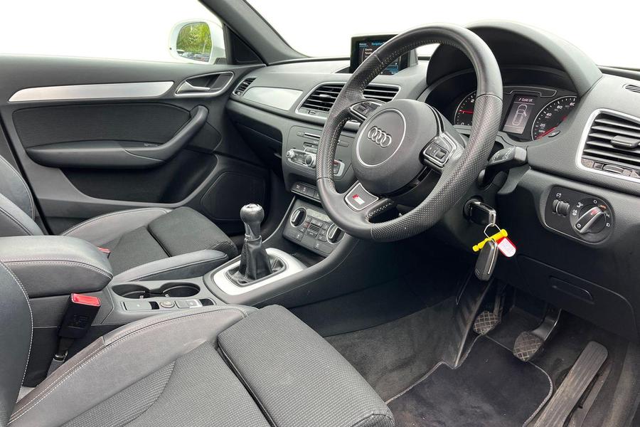 Audi Q3 Photo autoimg-564b77e7786cb4ab2d8ab1930b85a8e4ecf7d1ce.jpg