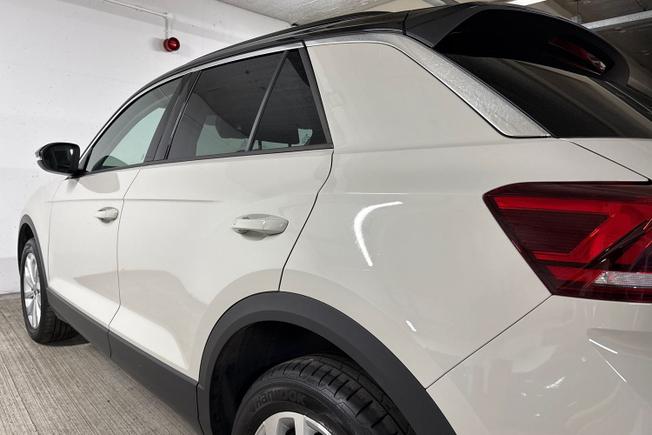 VOLKSWAGEN T-Roc Photo 32