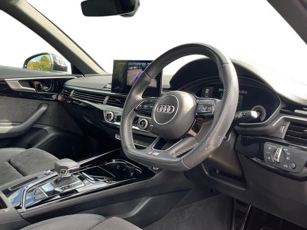 Audi A4 Photo autoimg-5650b2a7ac6750764b7452c03c4cfb91d01eb081.jpg