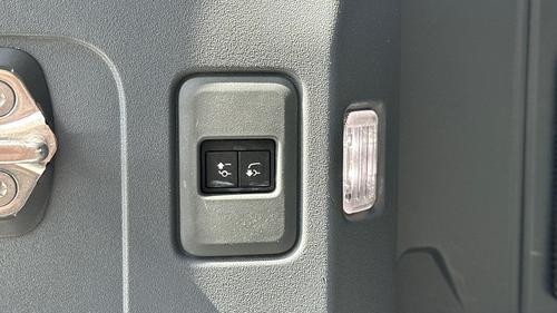 Land Rover Defender Photo autoimg-5651c74d04e3e3bb908d7d4eddd663677b697998.jpg