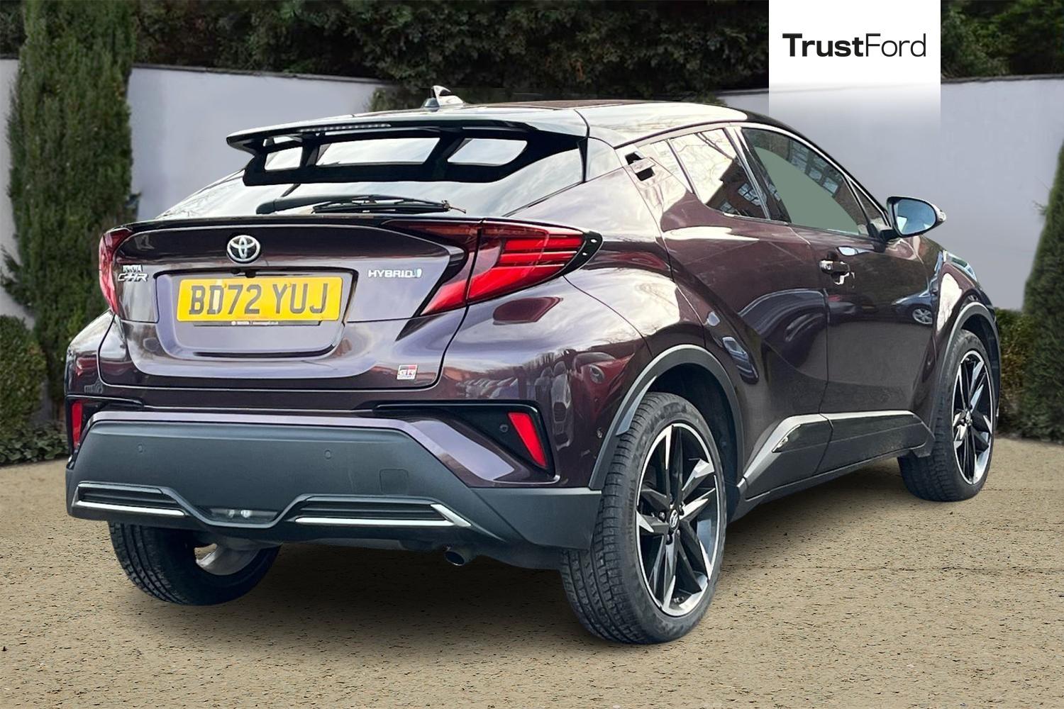 Toyota C-HR Photo 3