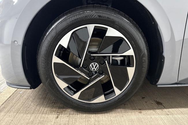 VOLKSWAGEN ID.3 Photo 5