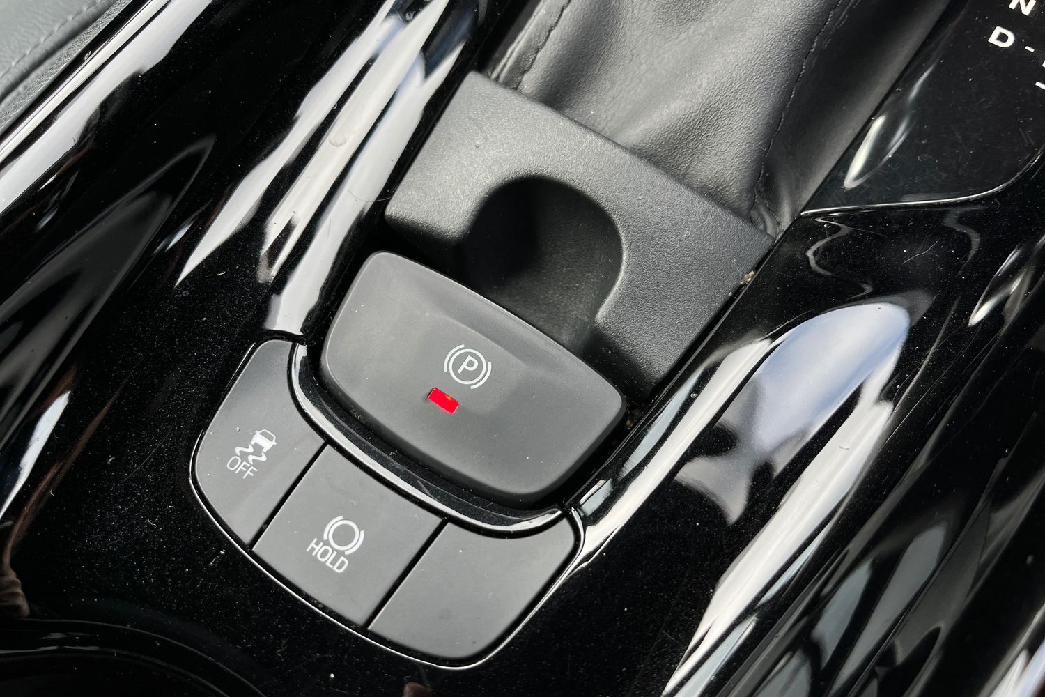 Toyota C-HR Photo 31