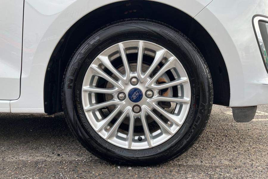 Ford KA+ Photo autoimg-5655d2281e072ac527693568fdc24cacdd025018.jpg