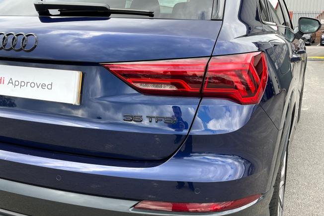 AUDI Q3 Photo 18
